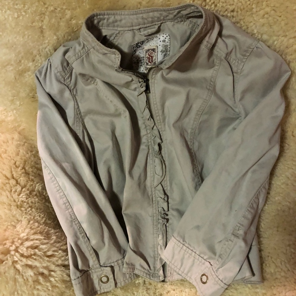 Crop style Khaki jacket made by Decree